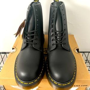 DR MARTENS SLIP RESISTANT LACE UP BOOTS REAL LEATHER